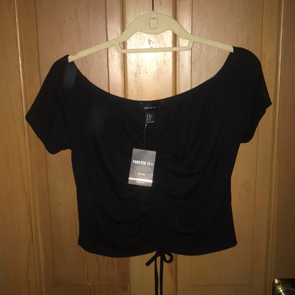 Cropped Ruched Top - Picture 2 of 3
